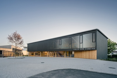 Haus der Vereine, Neumarkt, dunkelschwarz ZT GmbH