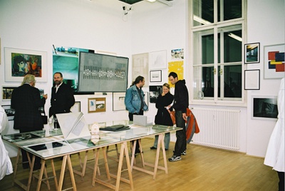 Ausstellungseröffnung: Skizzen für ein Haus, 2005; Foto: Irene Kar
