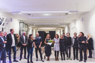 Eröffnung Architekturhaus: (v.l.n.r.): LH-Stv. Heinrich Schellhorn, Stadtrat Johann Padutsch, Bürgermeister Harald Preuner sowie die Mitglieder des Vorstands der Initiative Architektur. Foto: Kathrin Gollackner