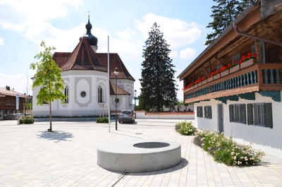 Maitenbeth, Rathaus