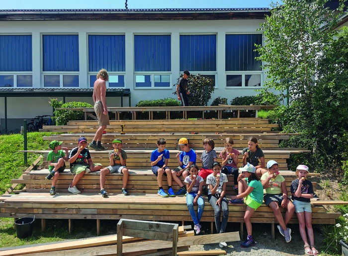 „Soziale Interaktion durch architektonische Intervention. Handbuch zur prototypischen gemeinschaftlichen Entwicklung von sozialer Infrastruktur im öffentlichen Raum und zur Aktivierung öffentlicher Räume in ländlichen Regionen des Bundeslandes Salzburg“