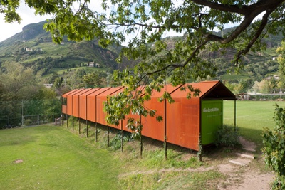 Grünraum um Bozen, Neue Sportanlage des Faustballvereins, Pardeller Putzer Scherer Architekten